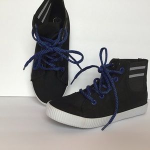 Cat & Jack size 1 shoe